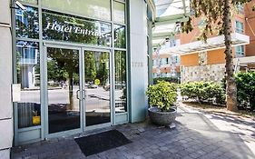 Comfort Hotel Vancouver Airport